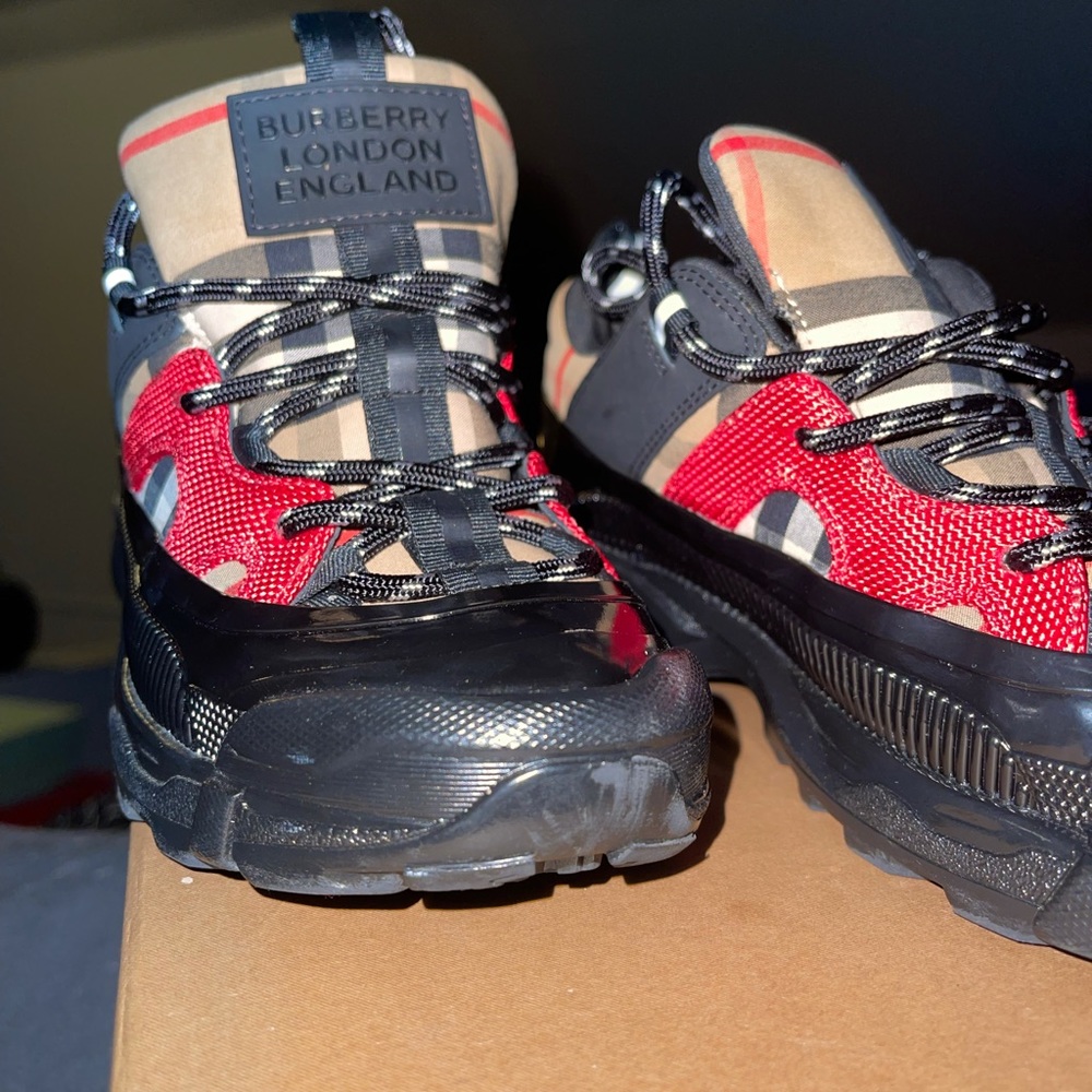 Boys Burberry Gymshoes